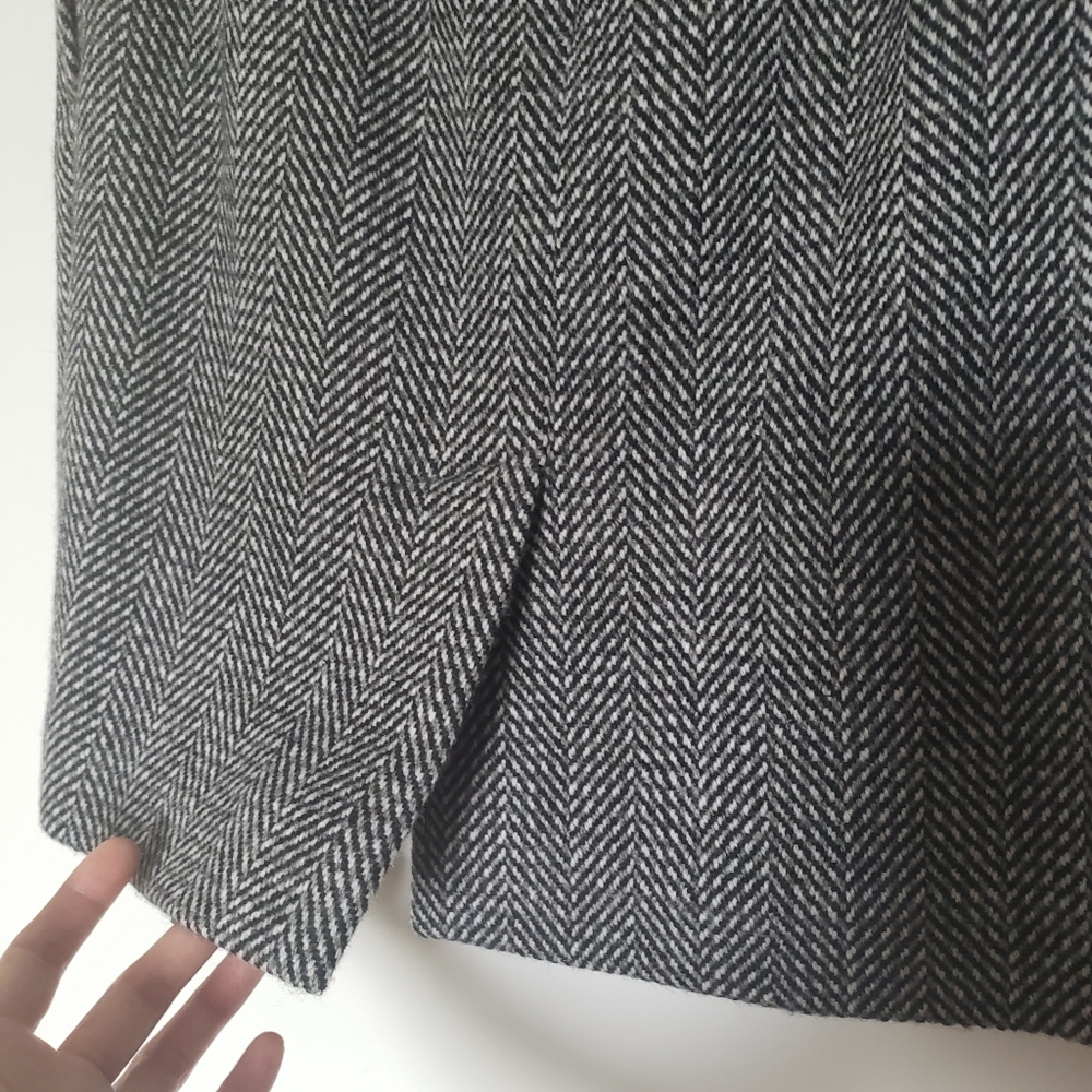 2-piece Wool/Tweed Skirt Suit - Picture 8 of 8